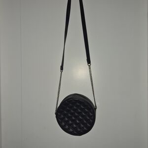 Elegant Black Quilted Crossbody Bag